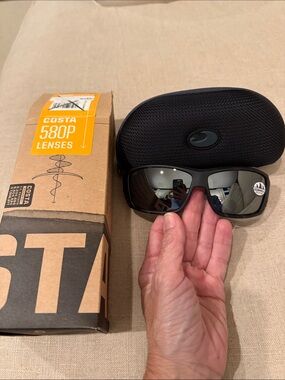 Costa Men's Black Frame Sunglasses with Dark Gray Polarized Lenses